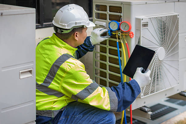 Professional Hvac technician working in Marissa, IL